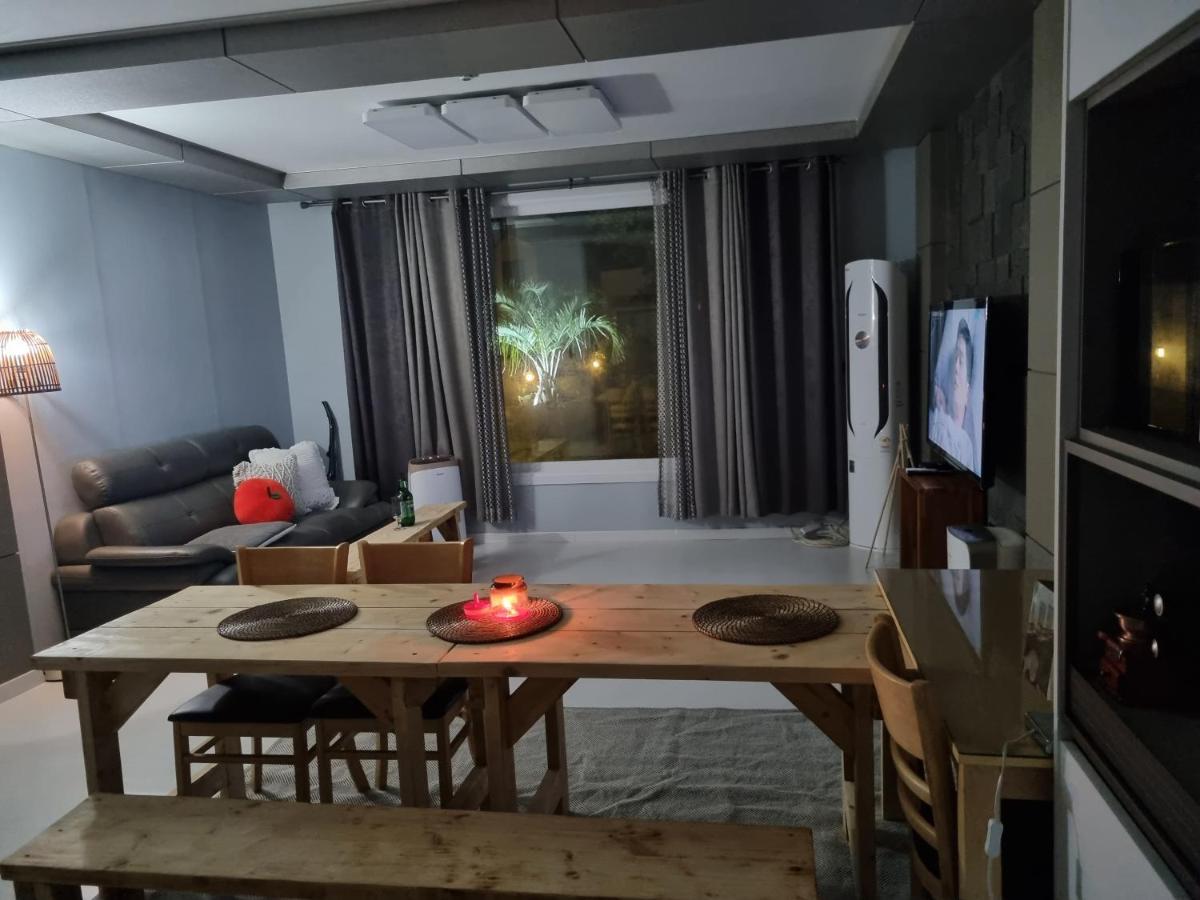 Gashi Sarang Bed & Breakfast Seogwipo Luaran gambar